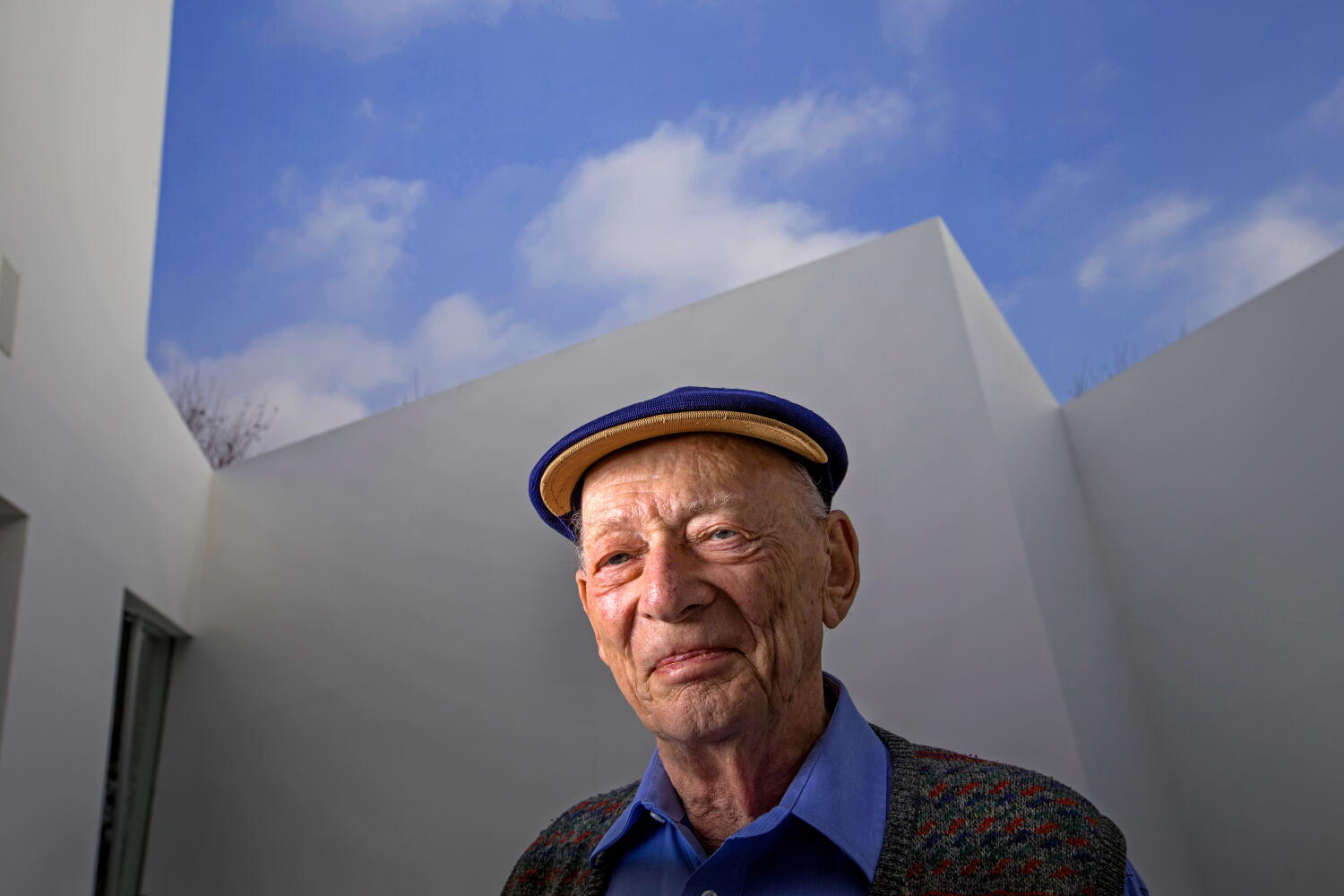 Image from linked report: Alan Mandell, acclaimed actor and interpreter of playwright Samuel Beckett's work, dies at 98