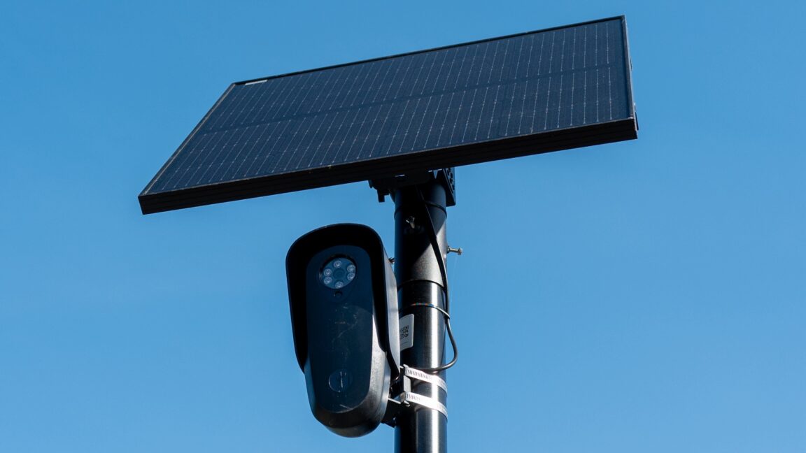 Source-feed image associated with New surveillance tech links your phone to your license plate