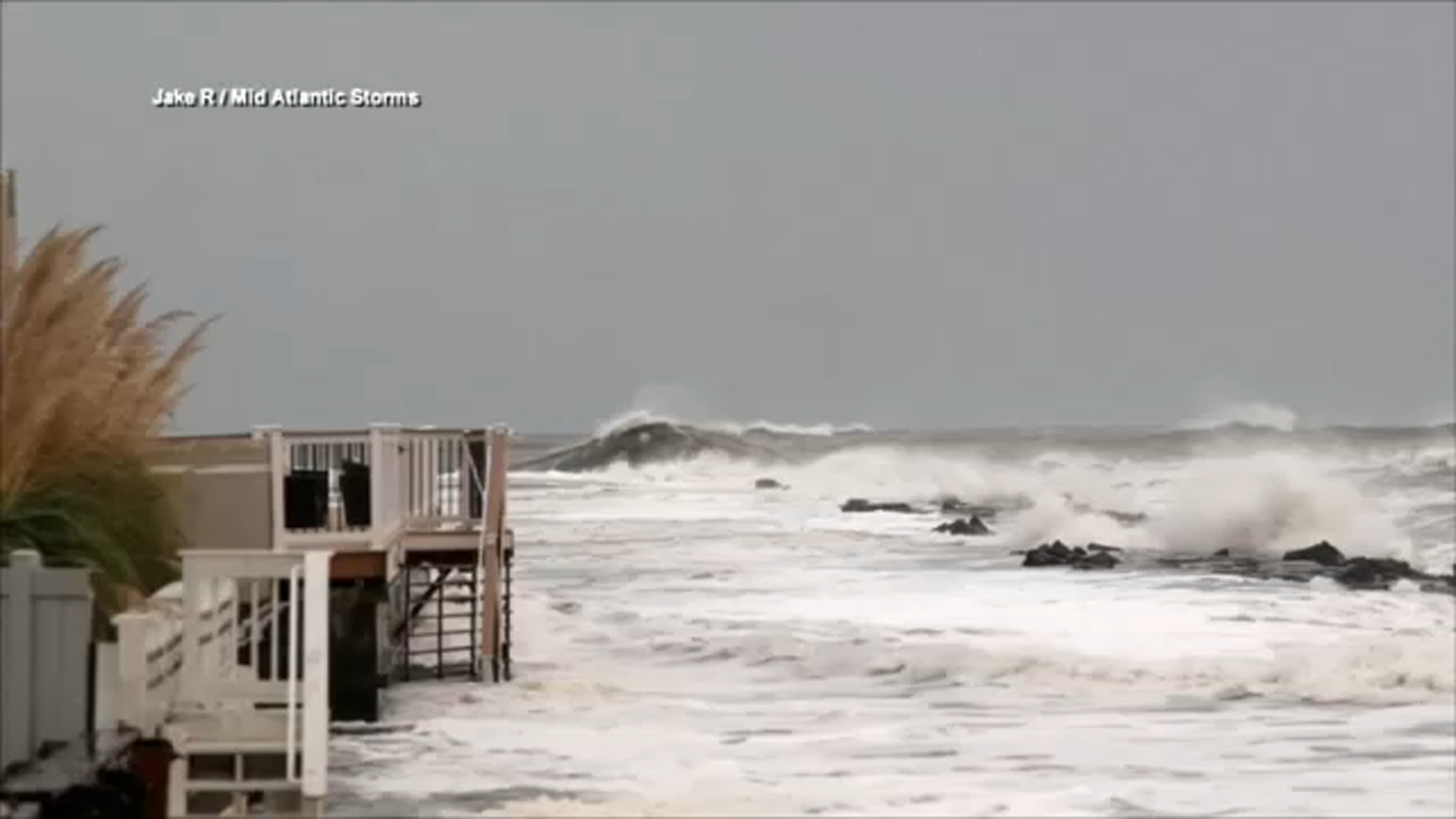 Image from linked report: Powerful nor'easter floods Northeast, leaves over 130K without power, and kills worker in NYC