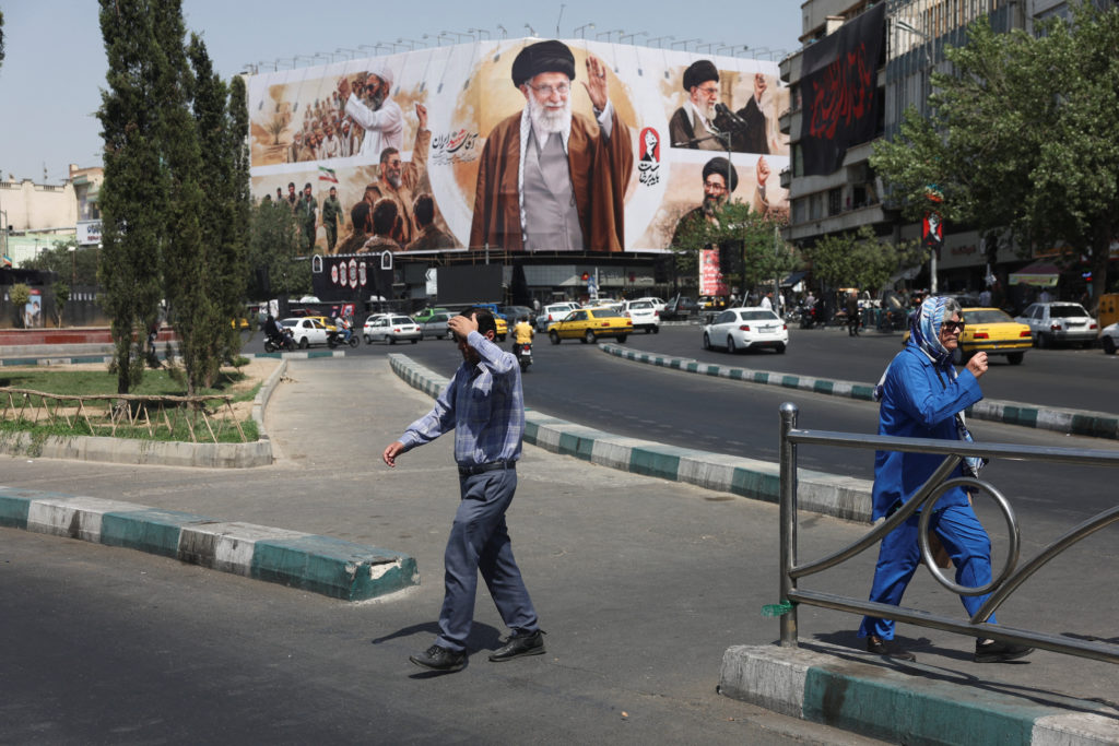 Source-feed image associated with U.S. launches more strikes, tightens naval blockade as Iran hits Gulf allies