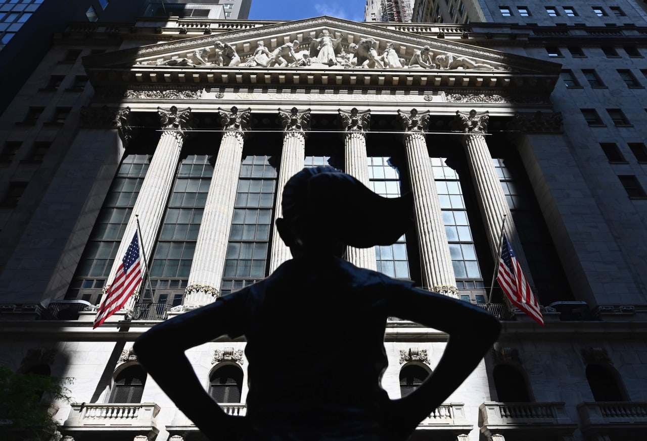 Source-feed image associated with Strategists say S&P 500 could top 8,000 — but risks of a pullback are mounting