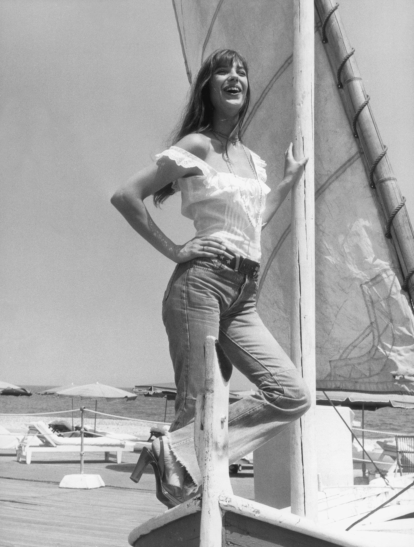 Source-feed image associated with ’70s Jeans and Boho Blouses Were Always Meant to Be