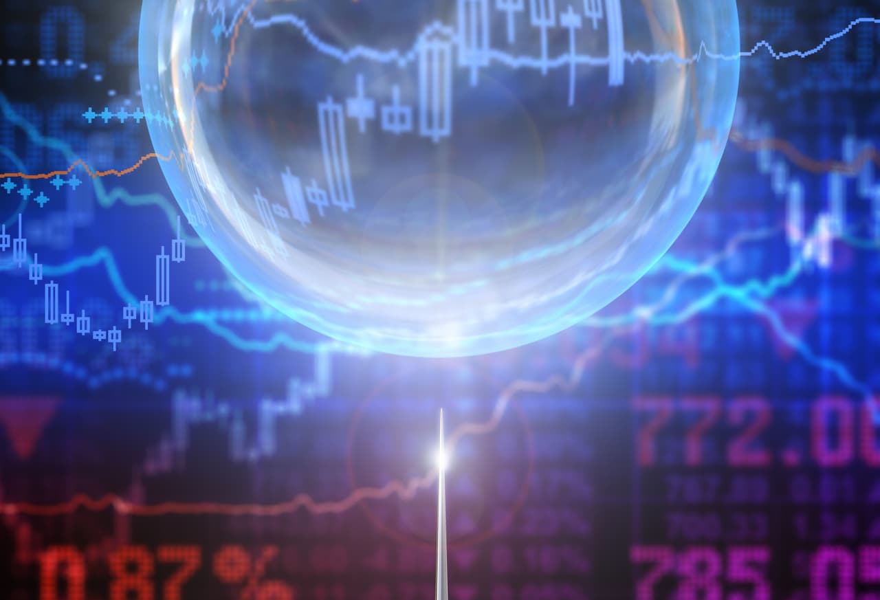 Source-feed image associated with Researchers cracked the code on predicting market bubbles. Here’s what it’s saying about today’s stock prices.