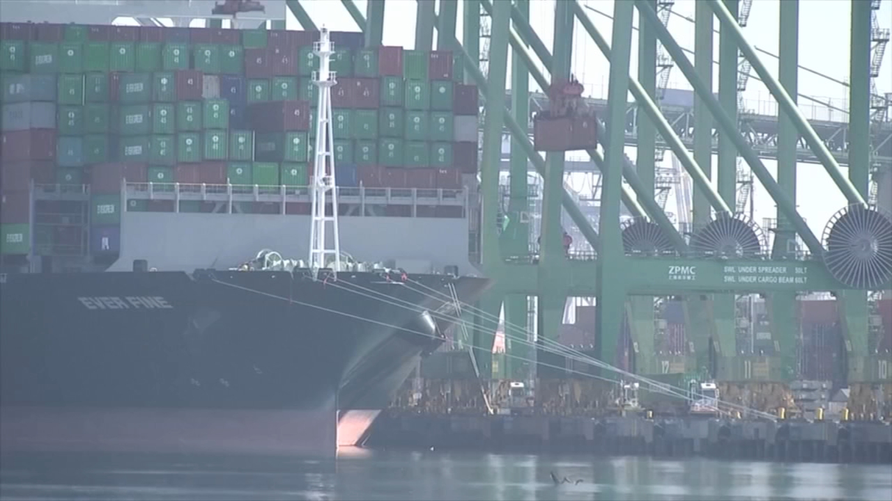 Source-feed image associated with 25 states sue over Trump's new tariffs, calling them 'pretext' to replace his old ones