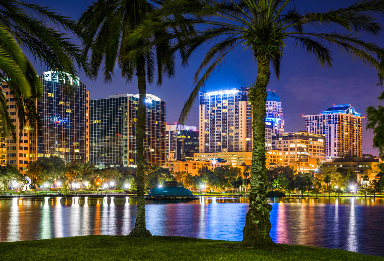 Source-feed image associated with Maybe the snowbirds are right? One state dominates this list of best places to retire.