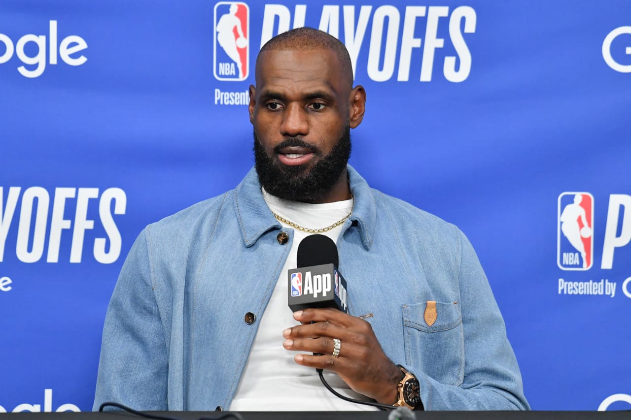 Source-feed image associated with If LeBron James goes to the Warriors, that team’s roster will be stacked with some of the most expensive players in NBA history