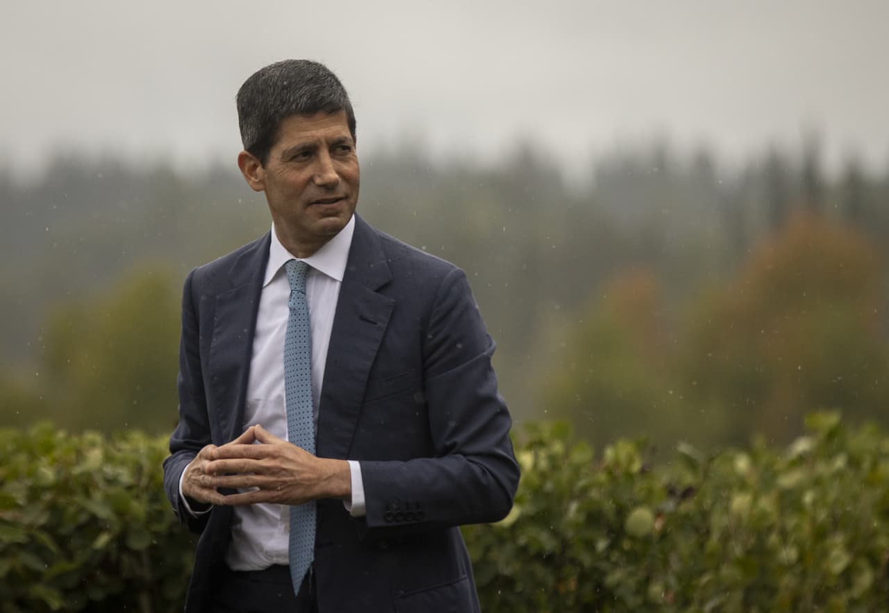 Source-feed image associated with U.S. stock futures slip as chances of rate hike rise after Warsh’s Jackson Hole comments