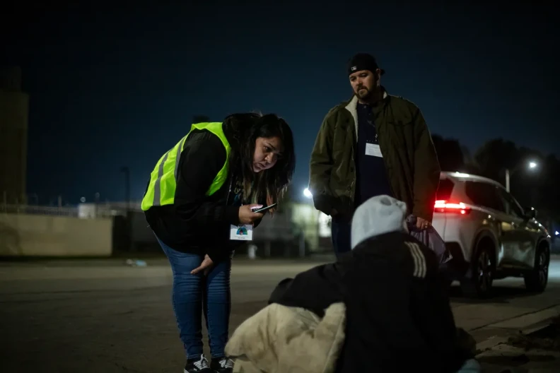 Source-feed image associated with Homelessness is down in California and across the country, new federal report says