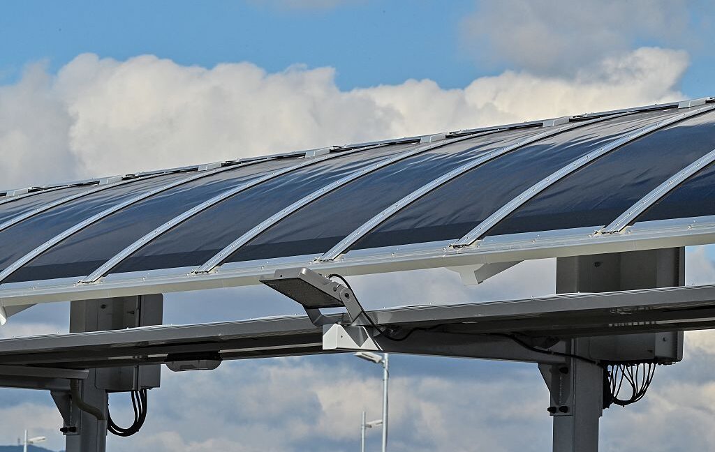 Source-feed image associated with A new solar cell could generate electricity underwater