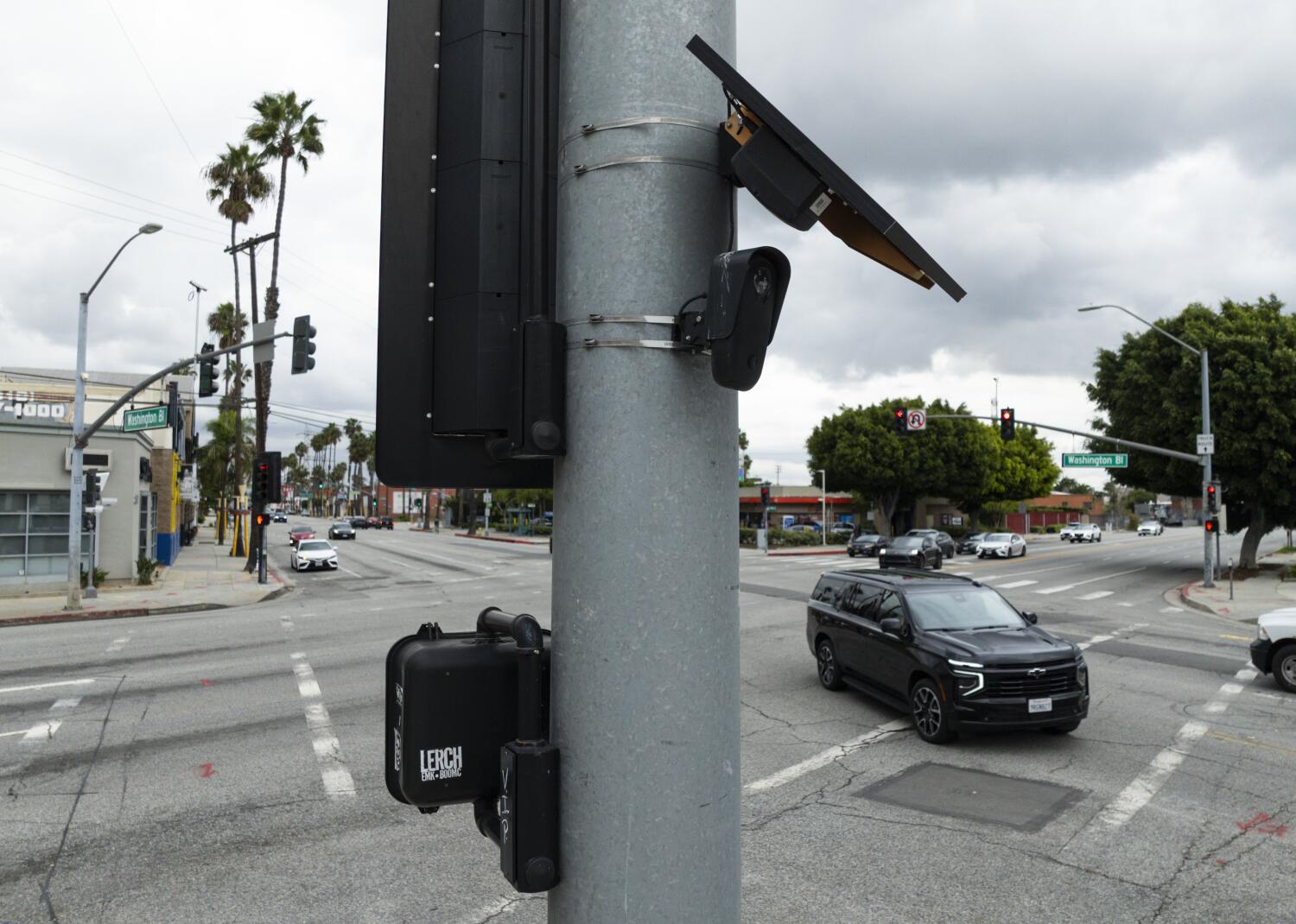 Source-feed image associated with LAPD renegotiating deal with Flock Safety to access company's license plate readers