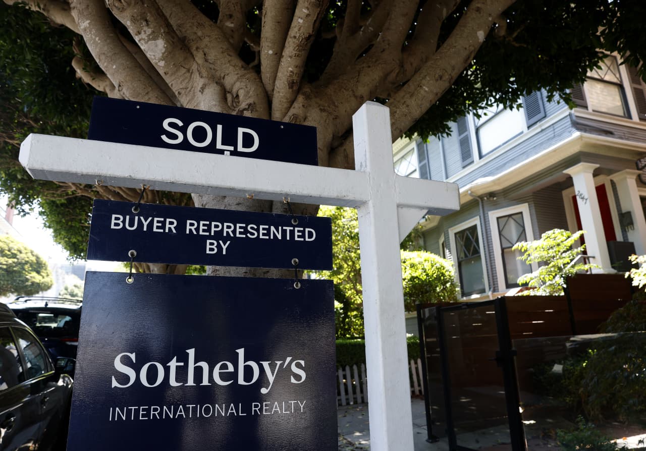 Source-feed image associated with Mortgage rates jump as tensions with Iran spook bond investors