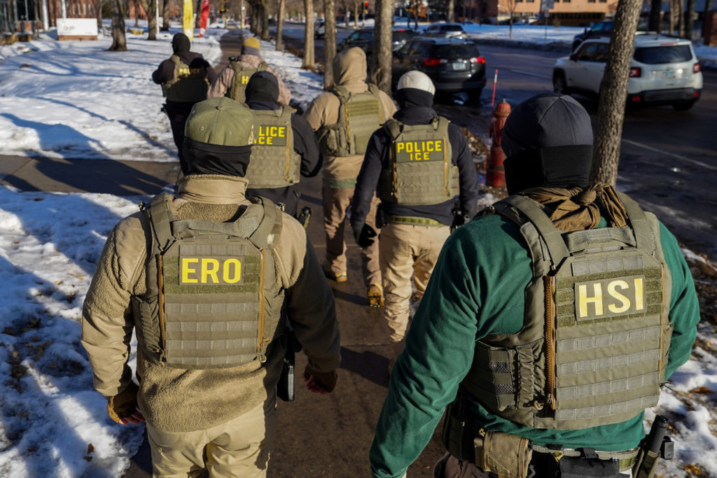 Source-feed image associated with Judge denies Minnesota bid to extradite ICE officer from Texas, paving way for his release from custordy