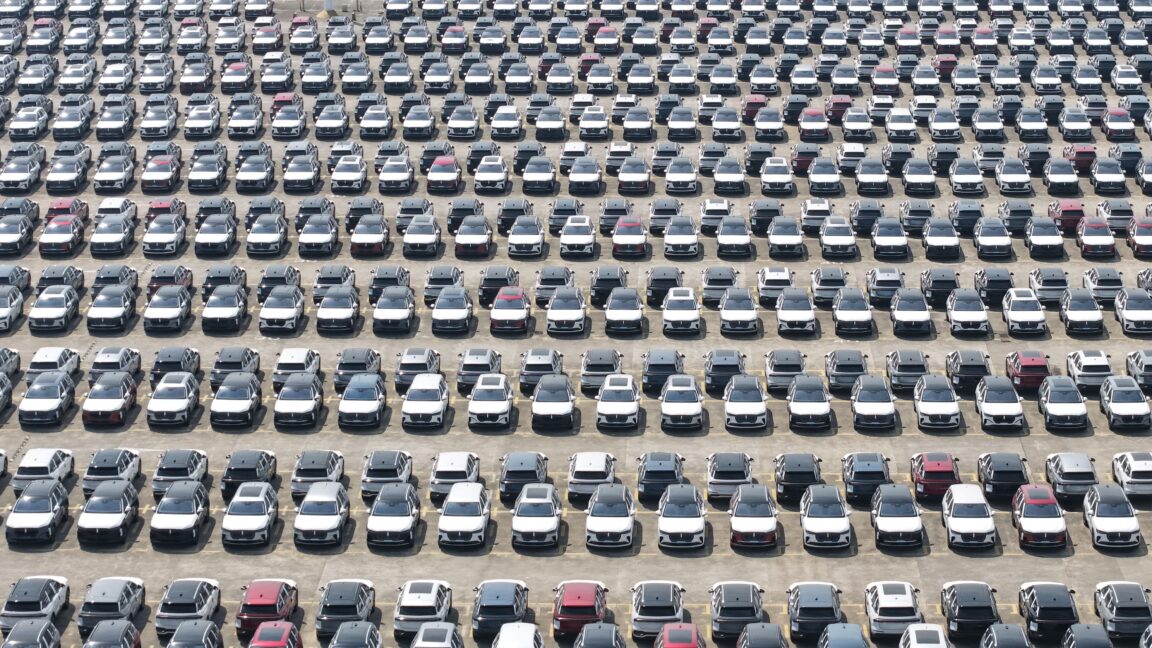 Source-feed image associated with Michigan politicians want to ban Chinese-badged cars from even visiting the US