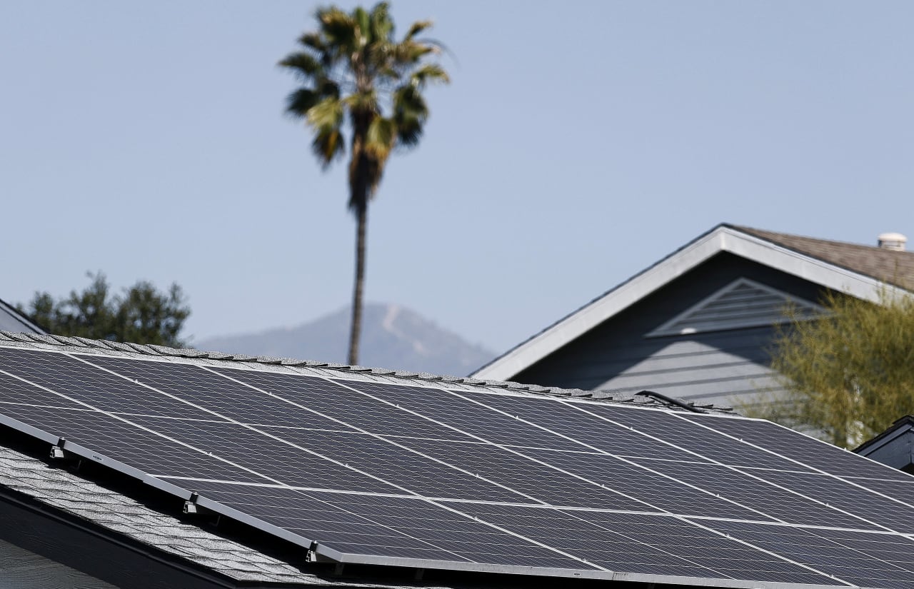 Source-feed image associated with Renewable-energy mandates are actually bad for consumers. They’re not great for solar stocks, either.