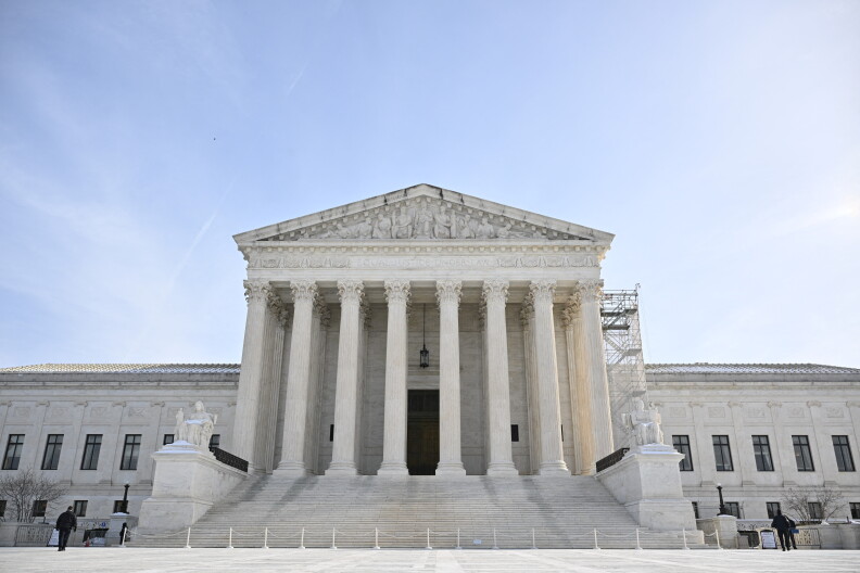 Source-feed image associated with Trump can begin deportations of Syrian, Haitian TPS holders, Supreme Court says