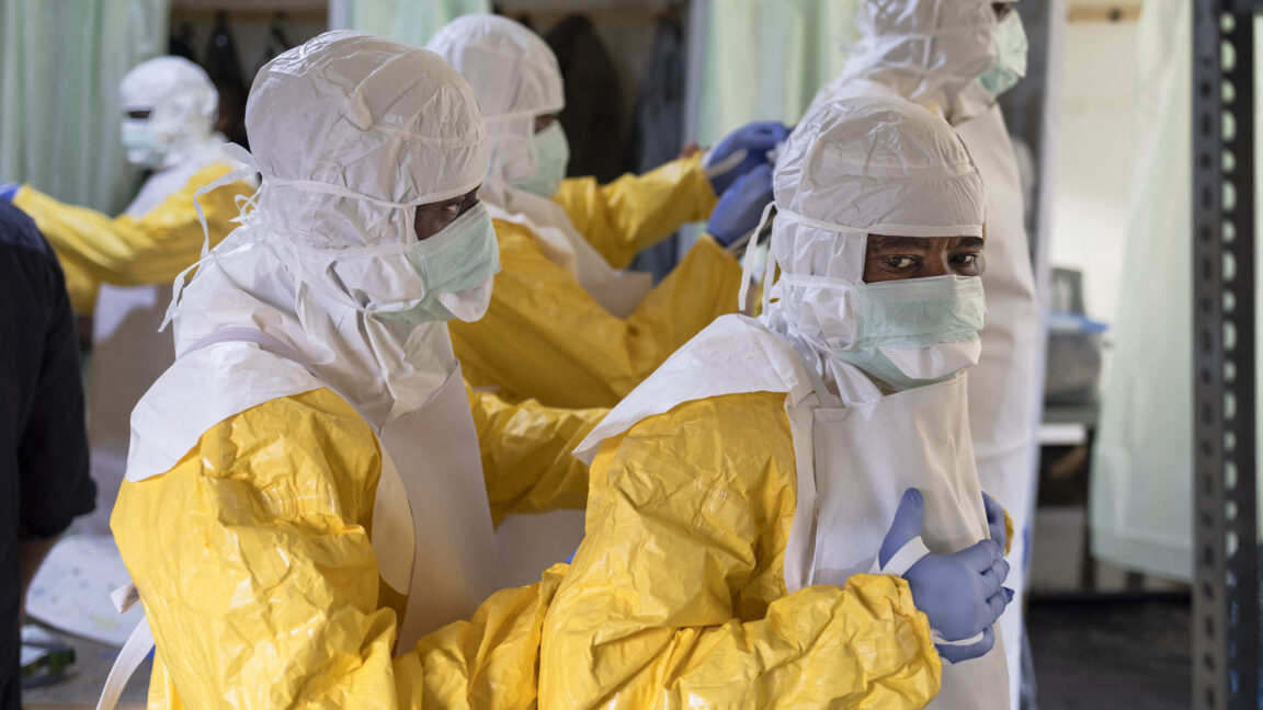 Source-feed image associated with US continues to shun Ebola-infected citizens; second American sent to Germany