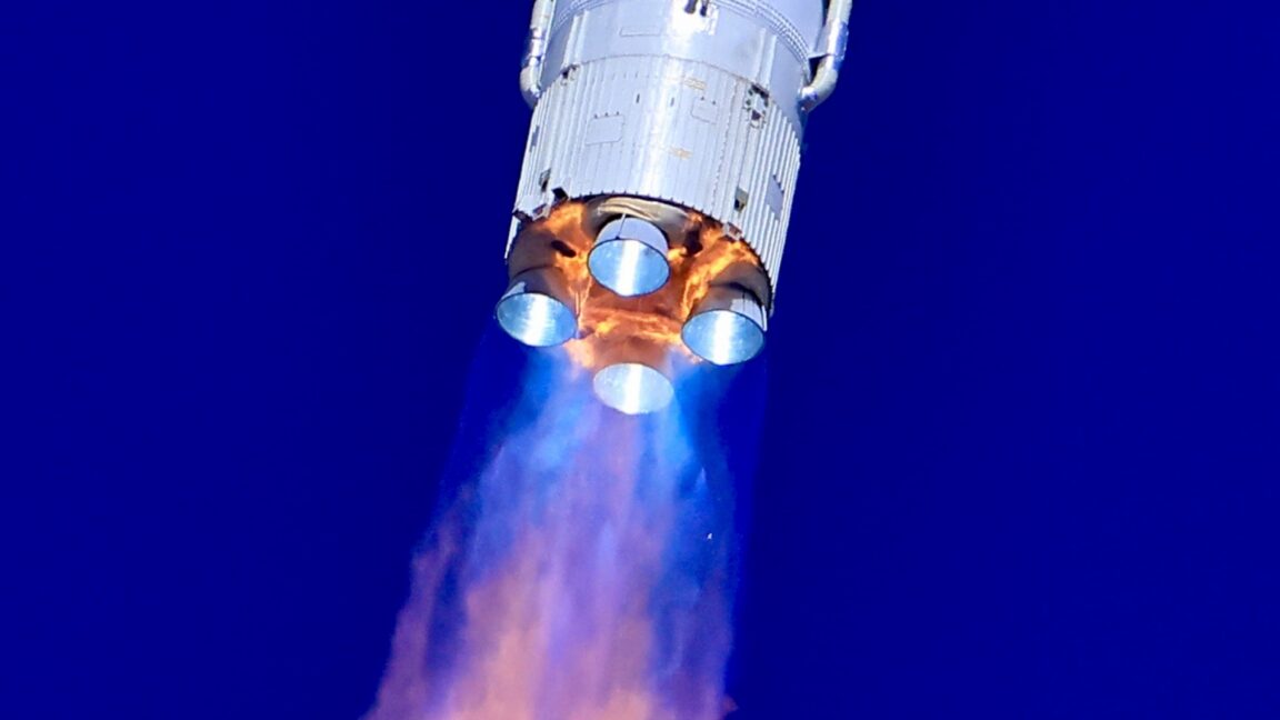 Source-feed image associated with A Chinese rocket breaks apart dangerously close to the Starlink constellation