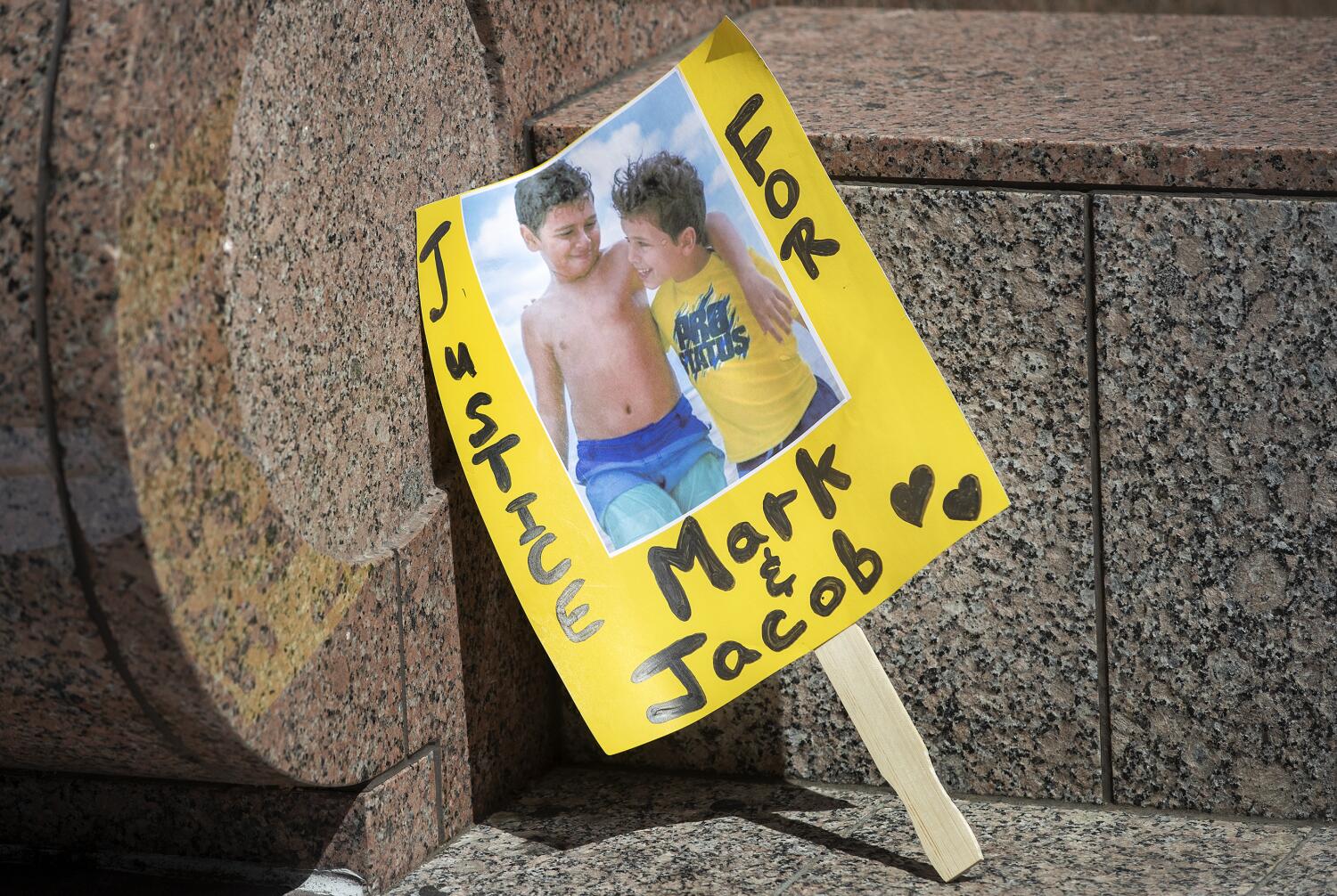 Source-feed image associated with Lawyer urges multimillion-dollar verdict against Grossman and ex-Dodger in killing of two boys