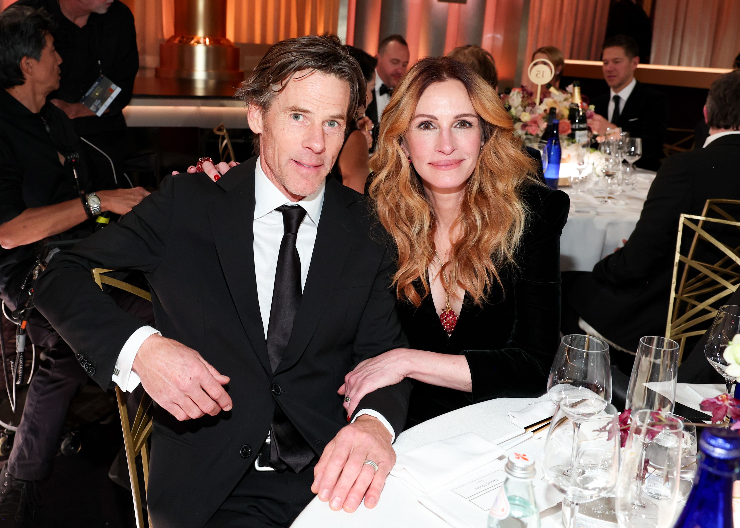 Source-feed image associated with I Love Knowing Nothing About Julia Roberts and Her Husband