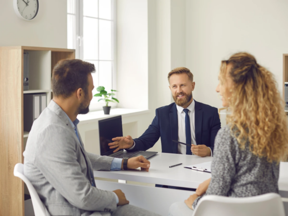 Source-feed image associated with Humans Still Matter to Insurance Consumers, Says Big ‘I’ Survey
