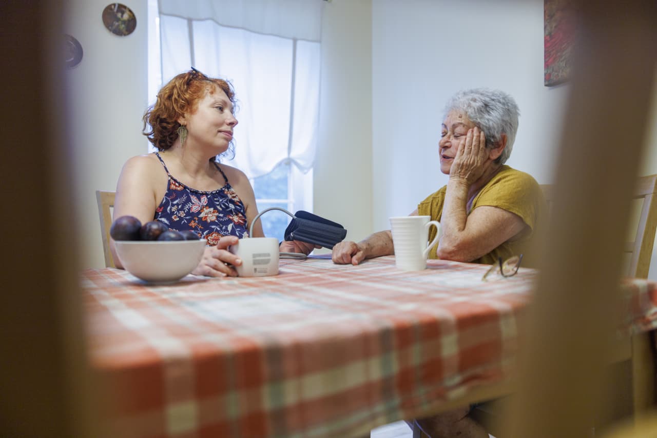 Source-feed image associated with ‘She is retired’: Do I dip into my 401(k) to pay my mother’s $30,000 credit-card debt?