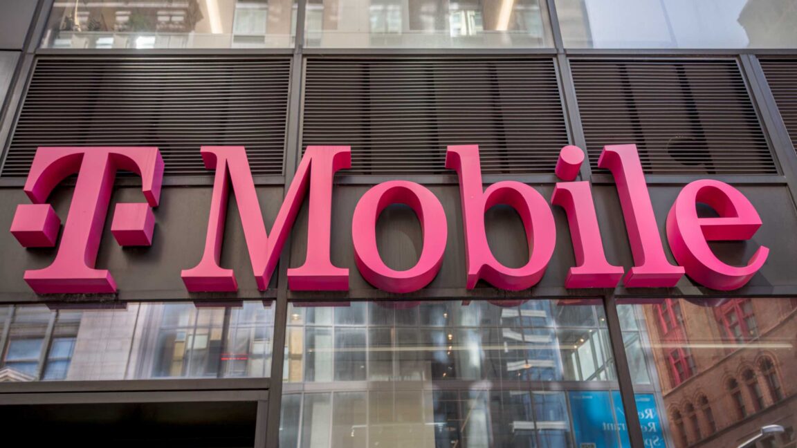 Source-feed image associated with T-Mobile bungled forced plan migration, canceling some users' free lines