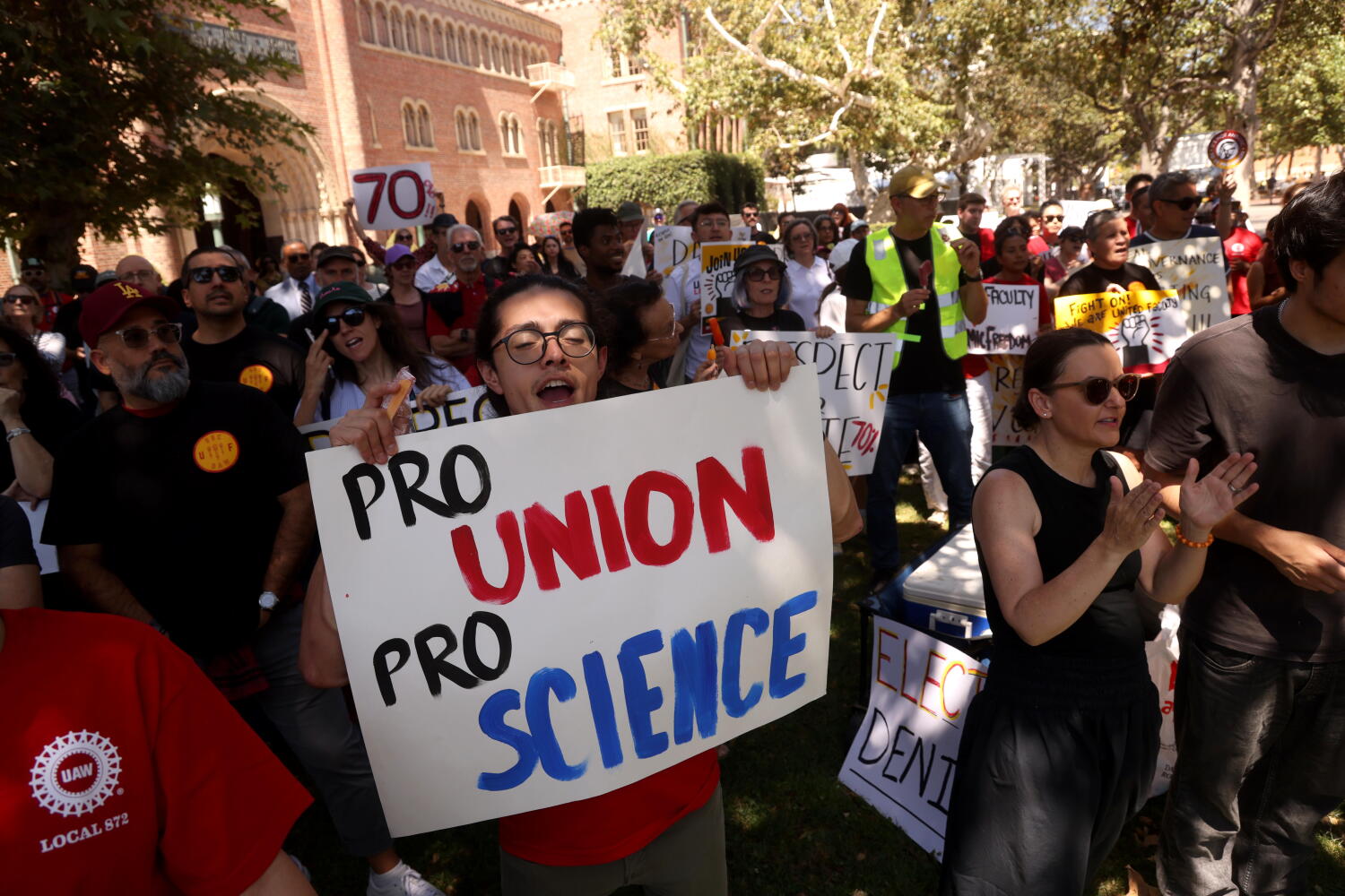 Source-feed image associated with USC faculty rally in support of unionizing with new, high-placed city allies