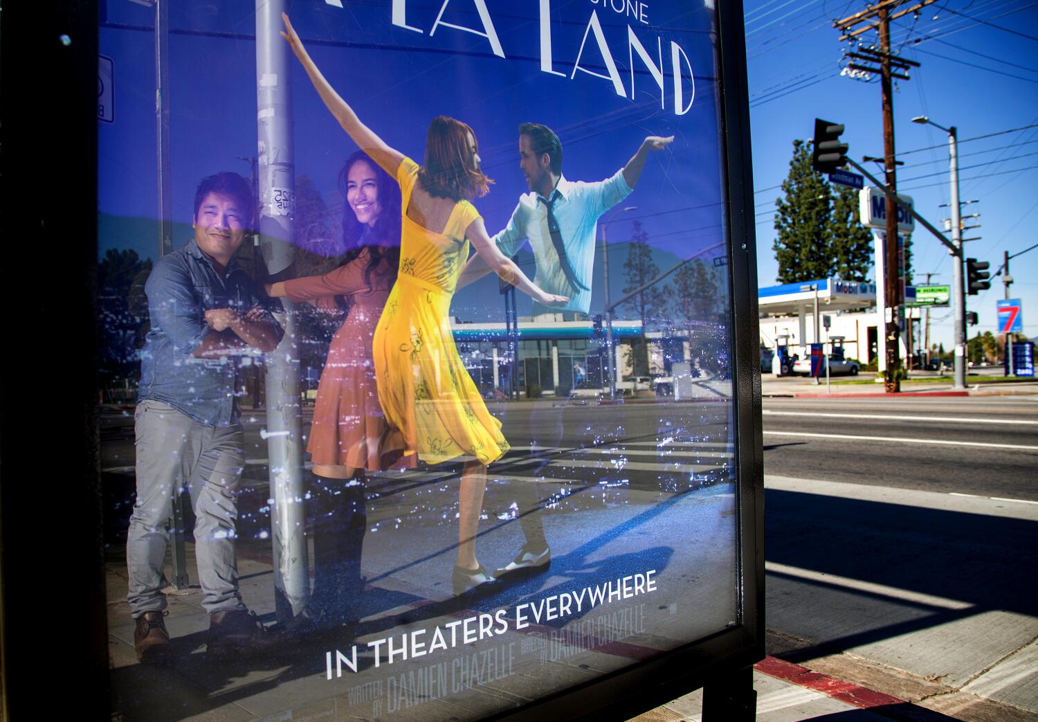 Source-feed image associated with Ryan Gosling's 'La La Hand' is finally fixed in the new 'La La Land' poster