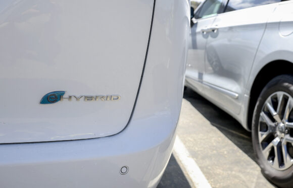 Source-feed image associated with Hybrids Boom as EVs Fall Out of Favor Even in California