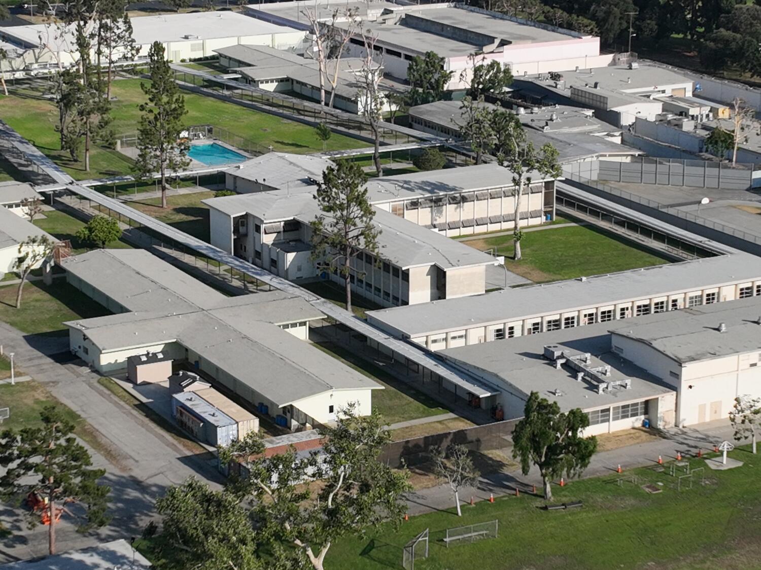 Source-feed image associated with Drug-spiked water jug caused teens to overdose in L.A. juvenile hall, lawsuit alleges