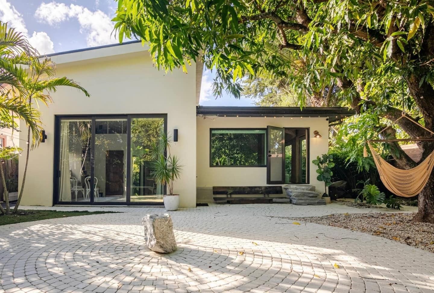 Source-feed image associated with The 15 Best Airbnbs in Miami, From South Beach to Coconut Grove