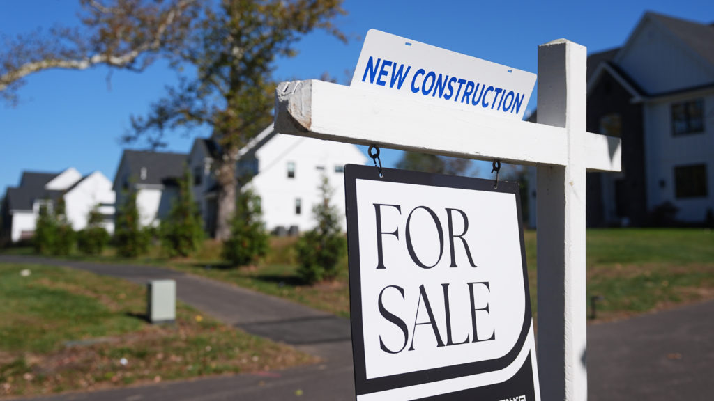 Source-feed image associated with U.S. mortgage rates are staying high &ndash; and the Federal Reserve can do little about it