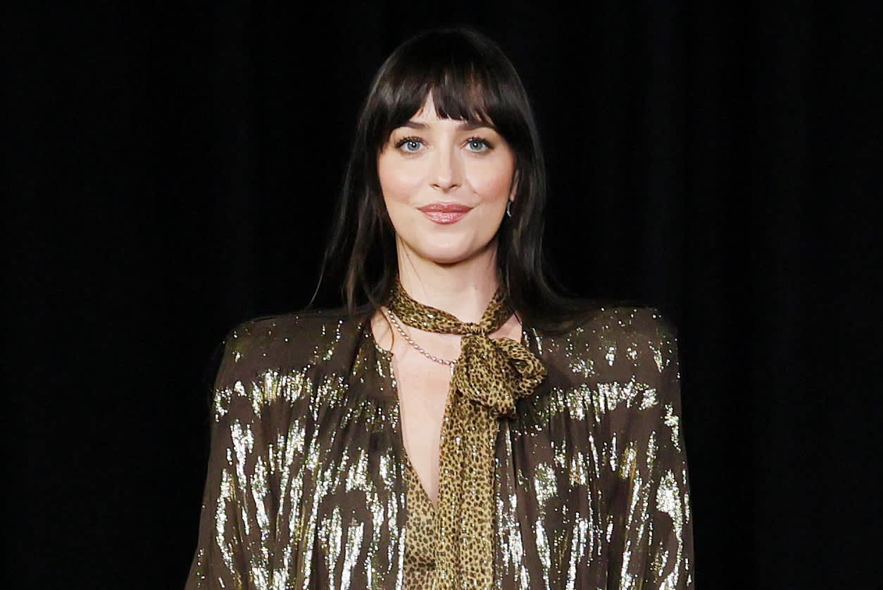 Source-feed image associated with Buyer swoops in for actress Dakota Johnson’s $6 million midcentury modern gem in L.A.