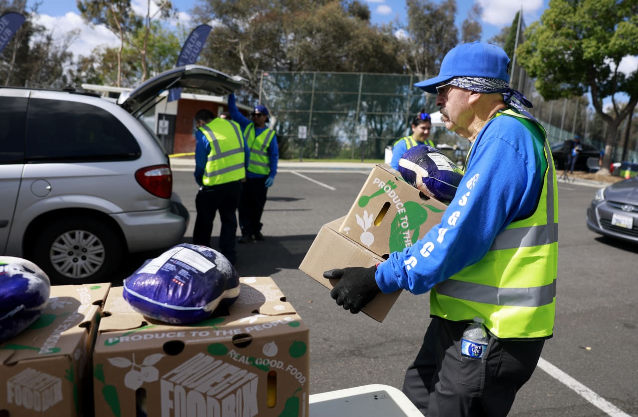 Source-feed image associated with Food banks, affordable-housing providers scramble as inflation hammers low-income Americans