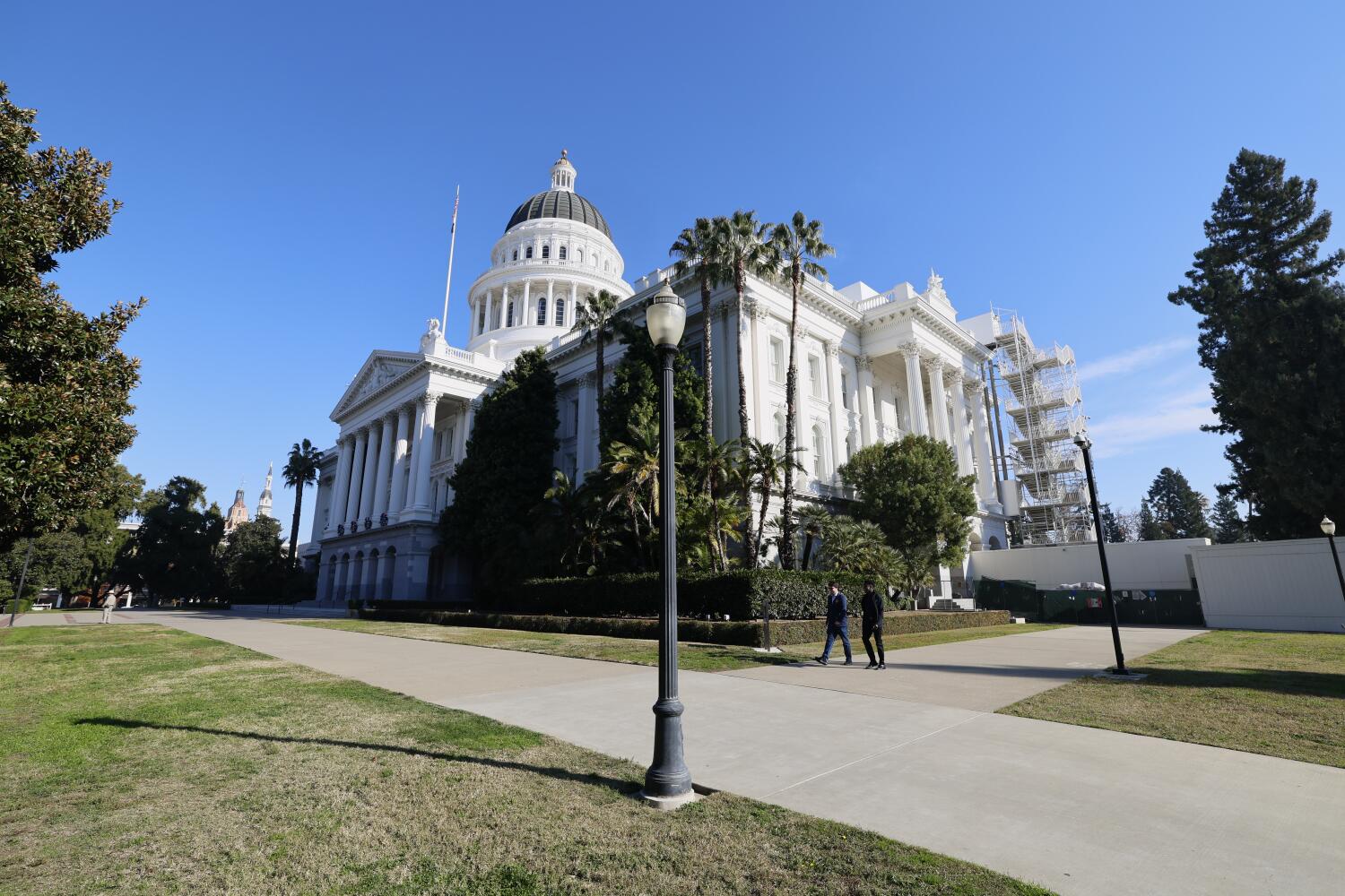 Source-feed image associated with Union invokes California's landmark environmental law to challenge Newsom's return-to-office mandate