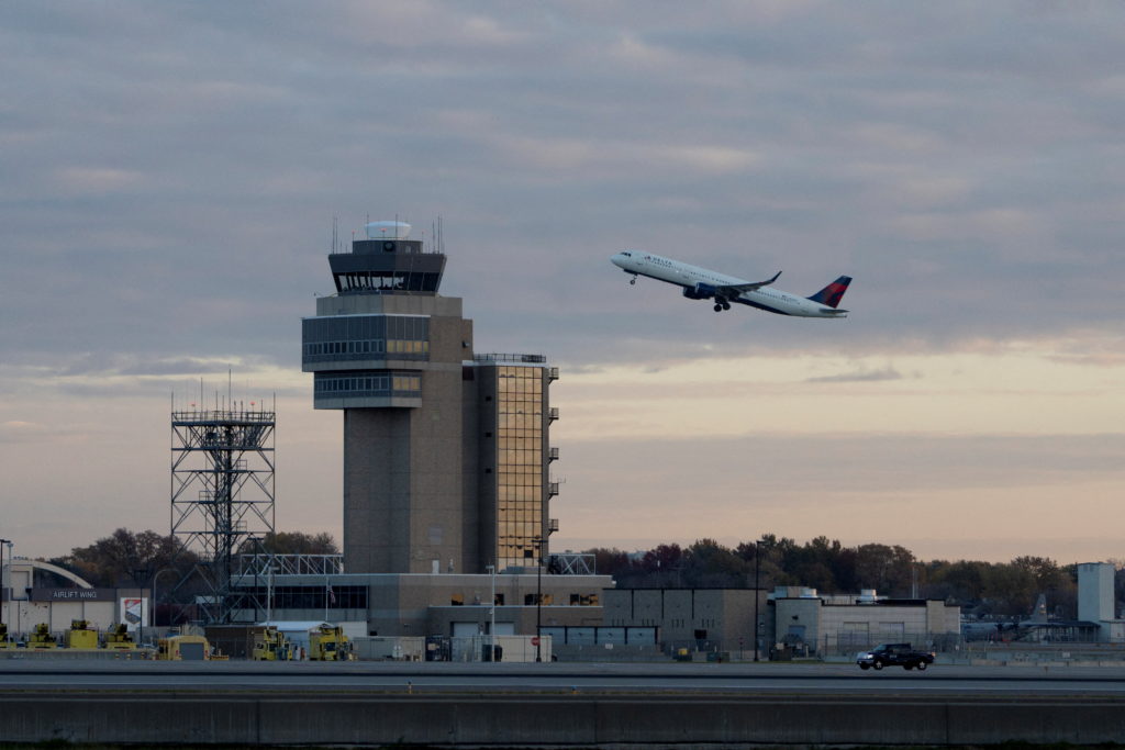 Image from linked report: Air traffic control calamity disrupts hundreds of U.S. flights, spotlighting the aging system