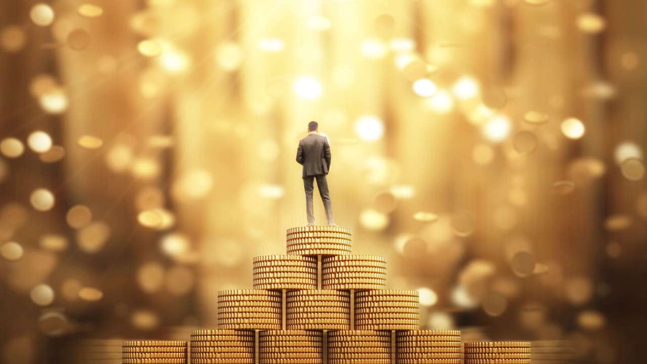Source-feed image associated with Corporate America is pumping $1 trillion into stock buybacks — but look at what insiders are doing