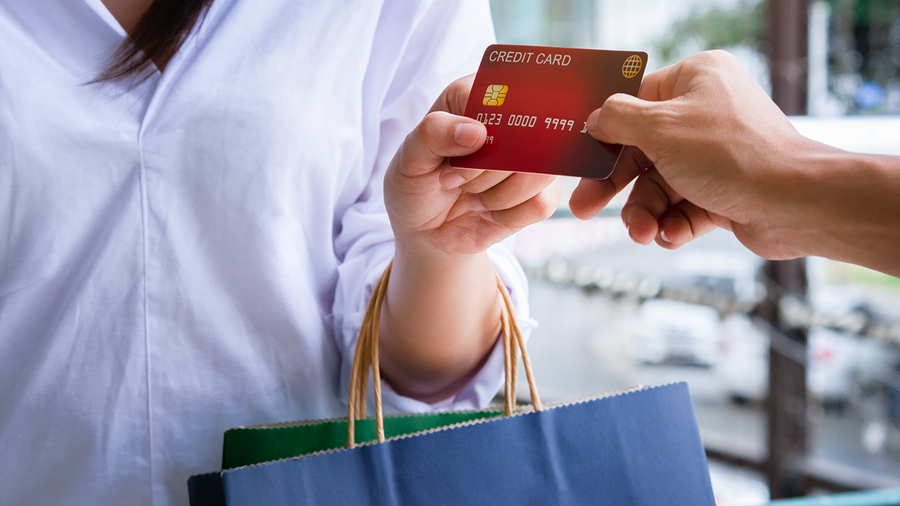 Source-feed image associated with Credit card delinquencies at their highest level in 15 years