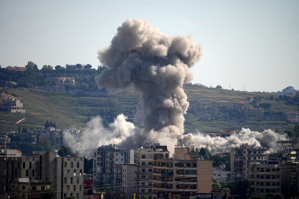 Source-feed image associated with U.S. and Iran send mixed signals as Israel's invasion extends deeper into Lebanon