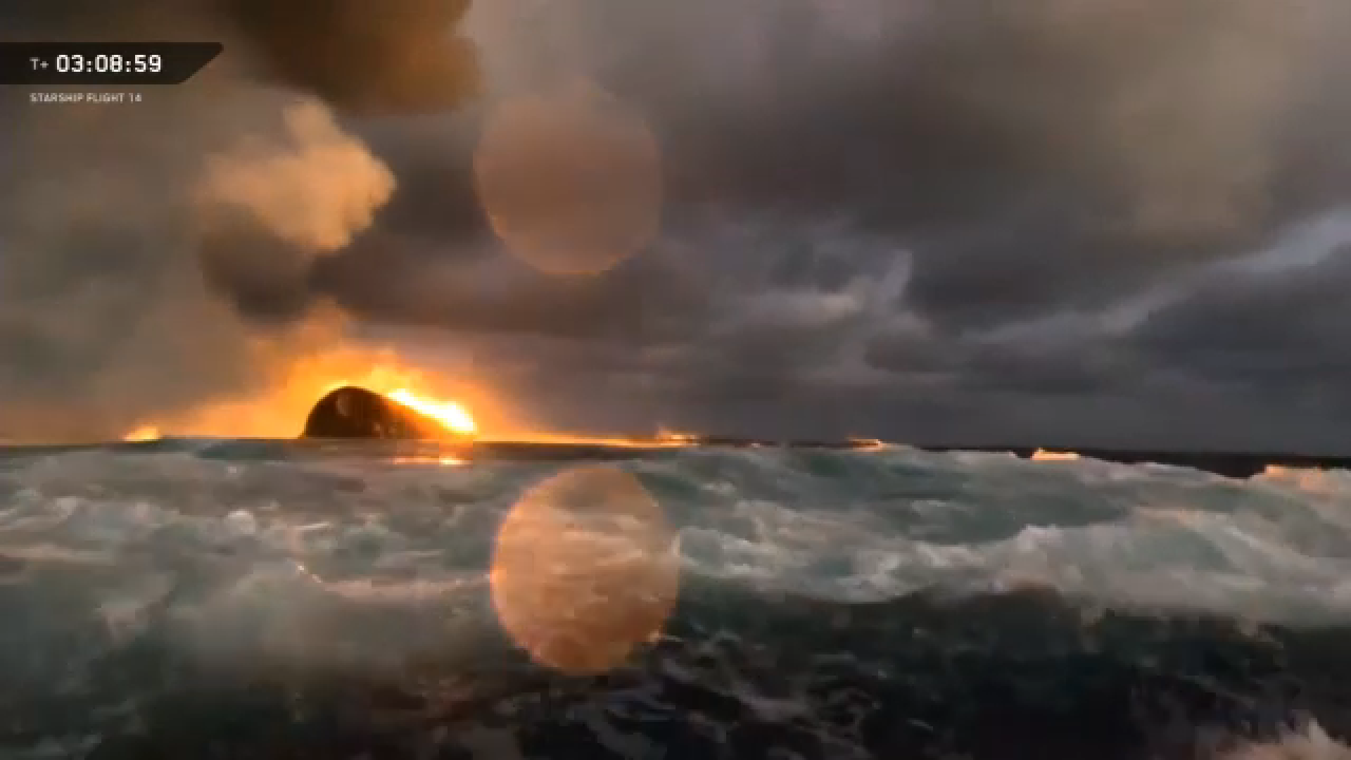 Image from linked report: Starship splashes down in the Pacific after 1st orbital flight test