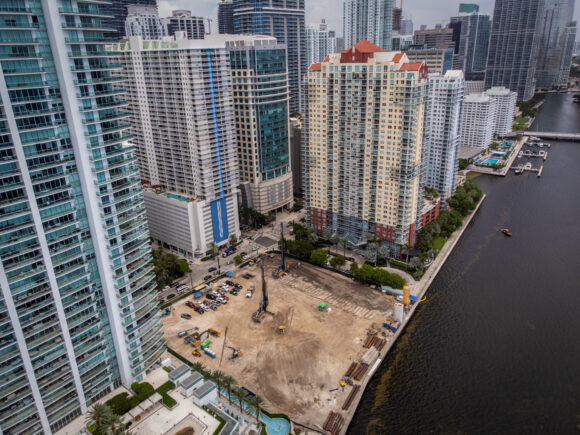 Source-feed image associated with Rig at Citadel’s Miami Construction Site Falls; Injures Four