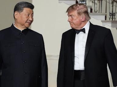 Image from linked report: Xi is wrapping his visit to Washington with a peek at the Constitution and Bill of Rights