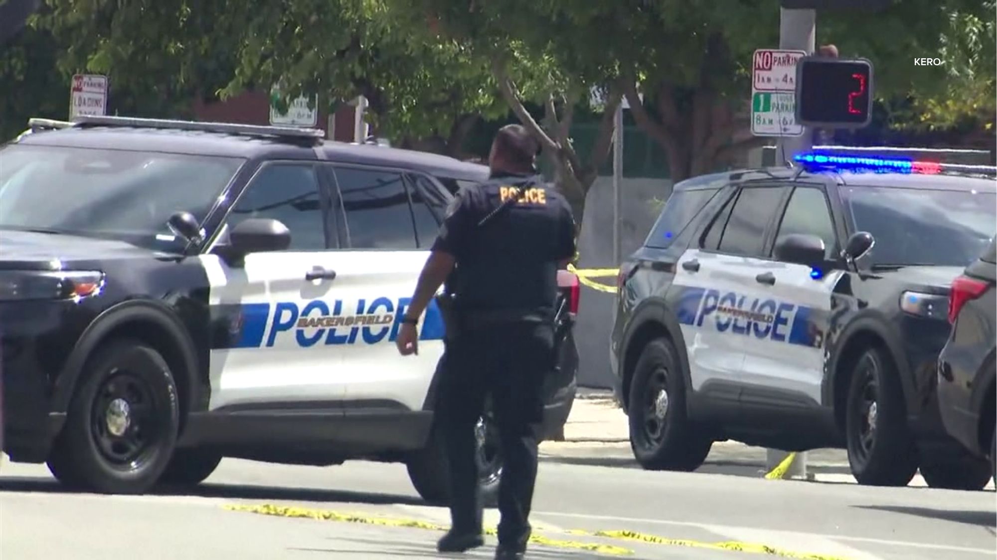 Source-feed image associated with Police say man barricaded himself inside bank with others in California city of Bakersfield