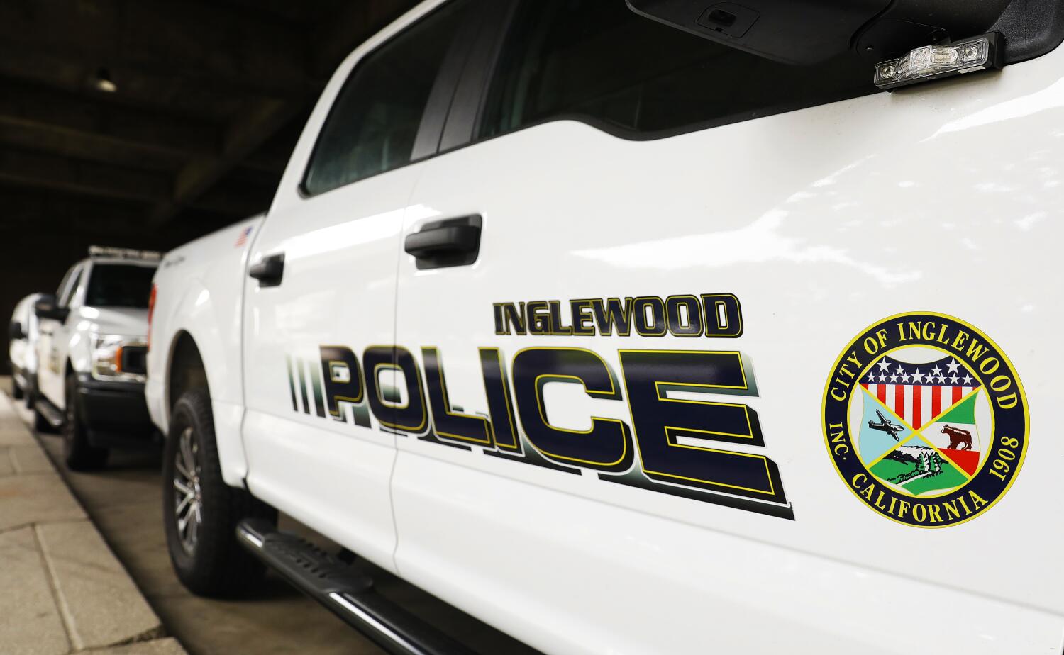 Source-feed image associated with Multi-vehicle crash leaves 2 dead in Inglewood