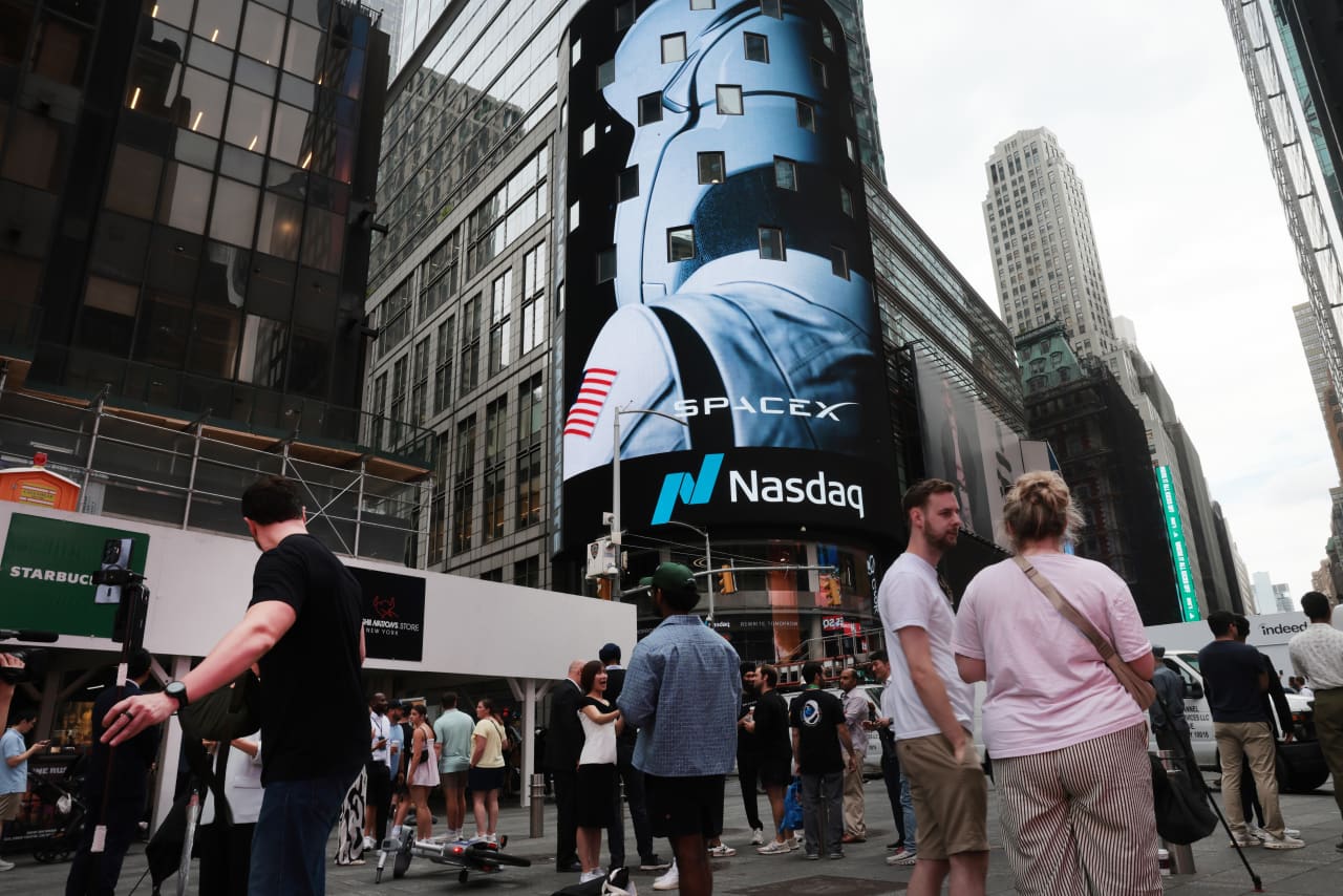 Source-feed image associated with Is SpaceX’s stock a bust because it fell below $135? Look what happened after Meta’s IPO.
