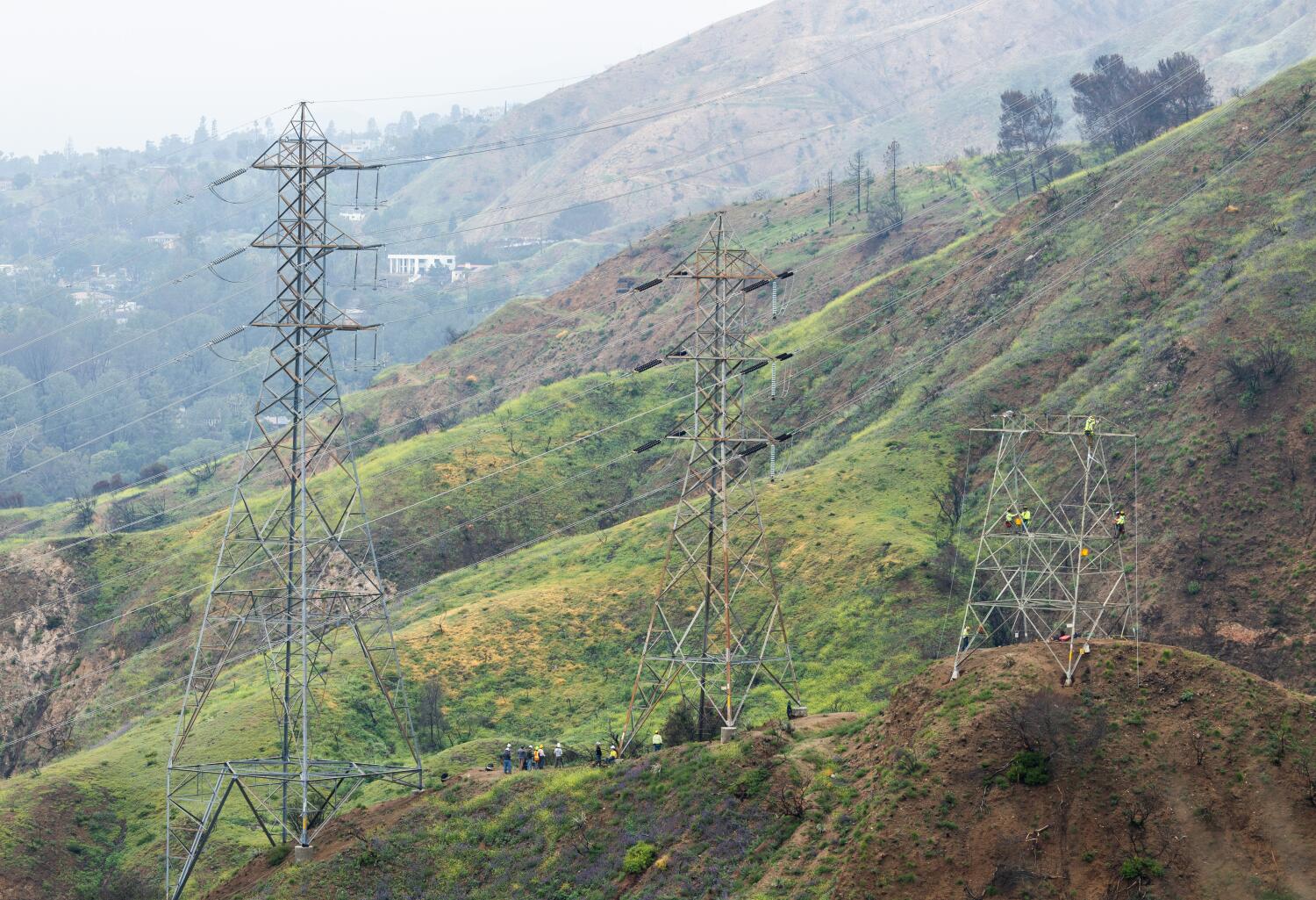 Source-feed image associated with Key takeaways from investigation into Edison's role in the deadly Eaton fire