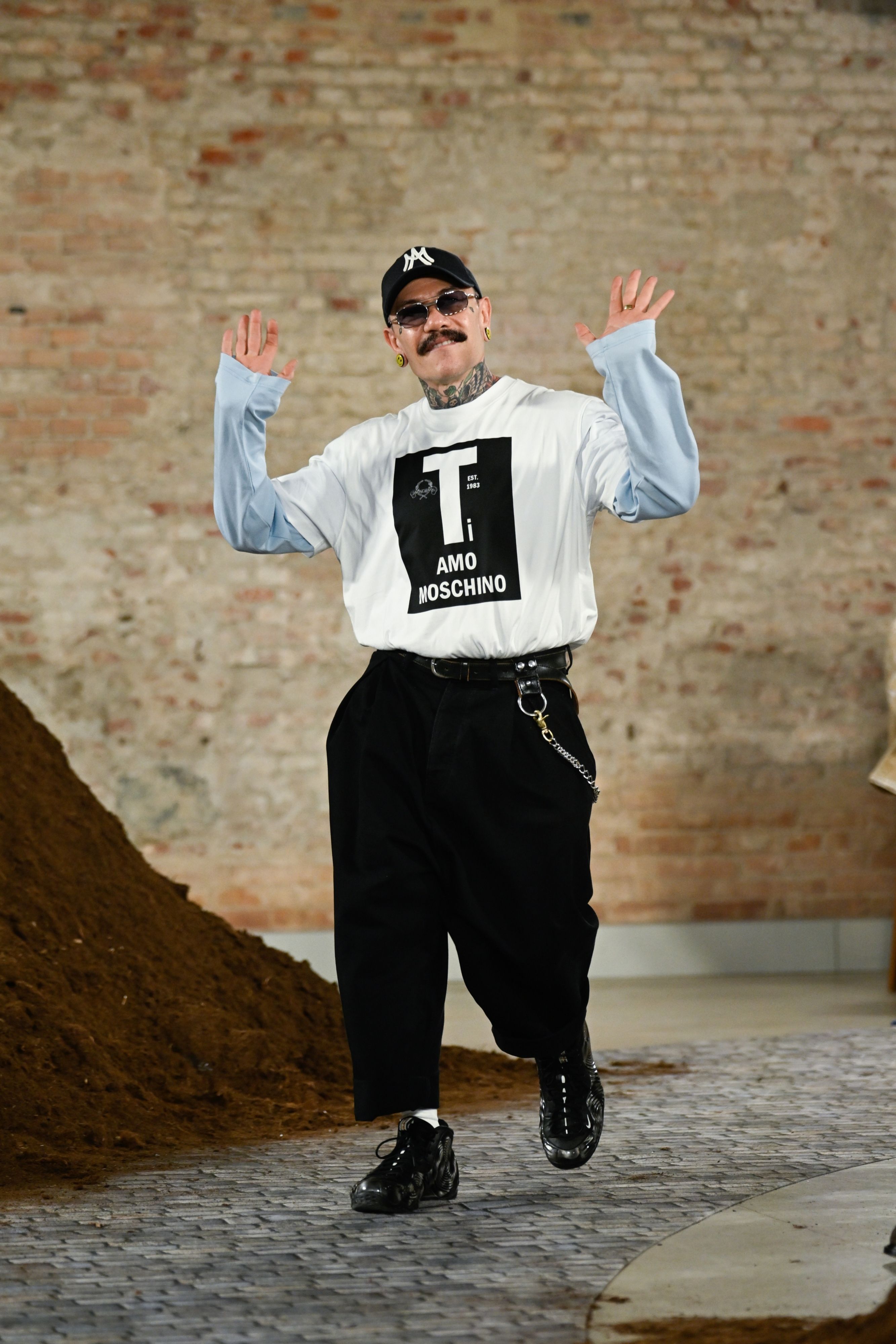 Source-feed image associated with Adrian Appiolaza to Exit Moschino
