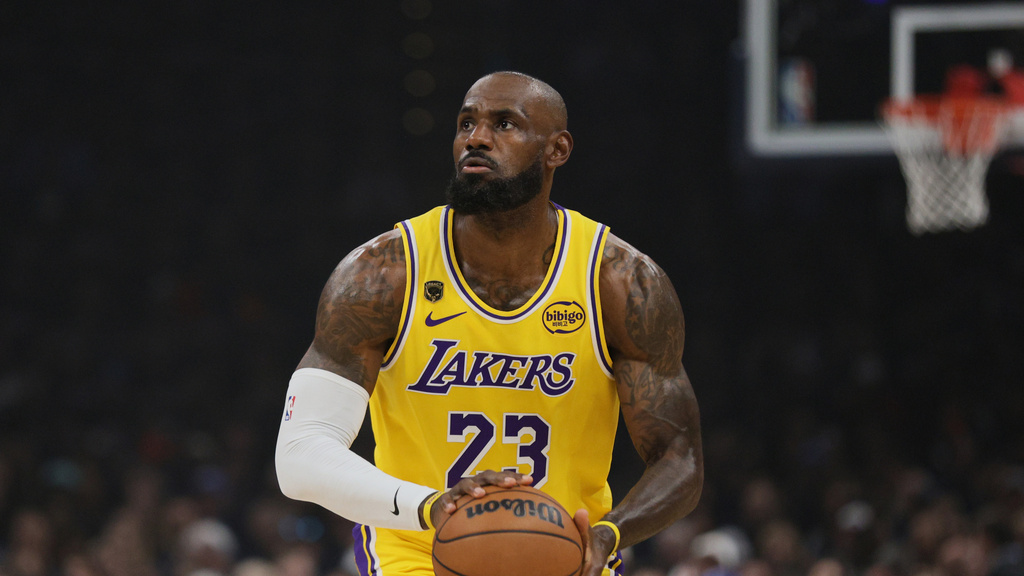 Source-feed image associated with LeBron James to join the Philadelphia 76ers, will sign 2-year, $8 million contract