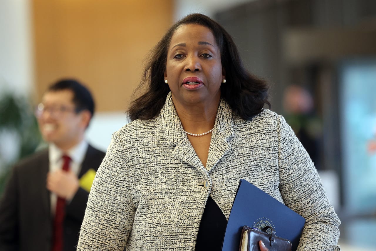 Source-feed image associated with Fed’s Lisa Cook denies committing mortgage fraud, says Trump has no grounds to remove her from office