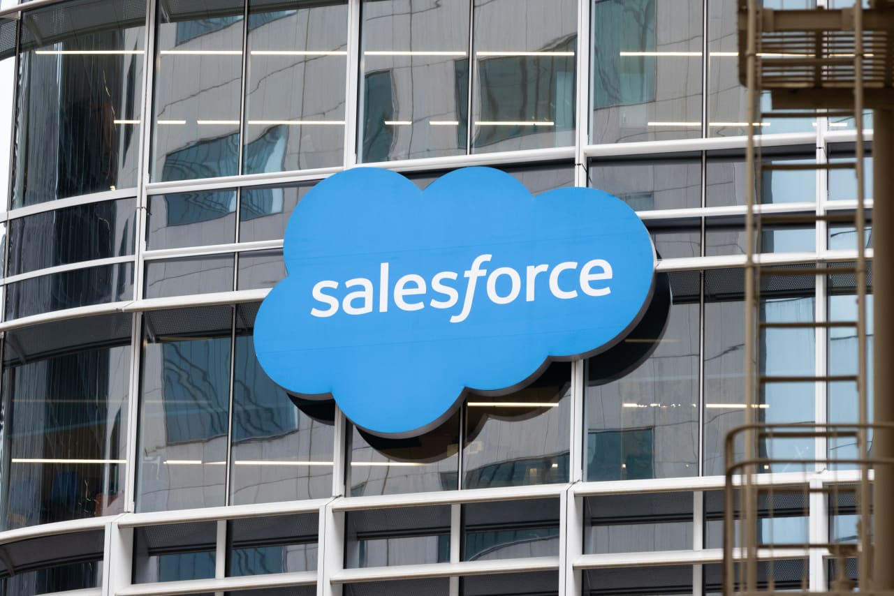 Source-feed image associated with Salesforce’s stock surges as AI momentum fuels revenue growth